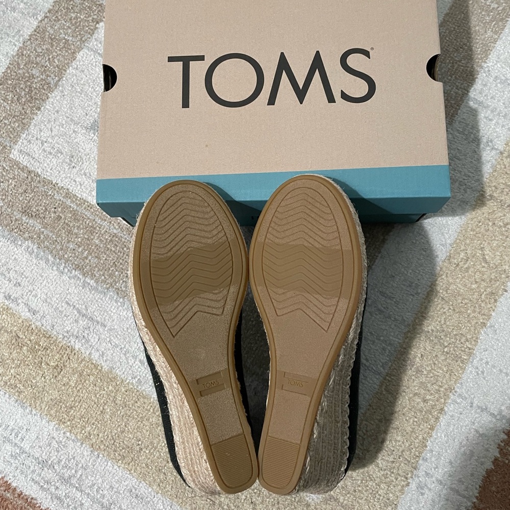 Tom’s Wedges - Picture 2 of 3